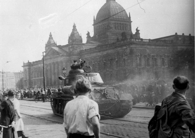 Sovjetisk stridsvogn i Leipzig den 17. juni 1953.