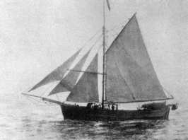 Med den lille båten Gjøa seilte Amundsen gjennom Nordvestpassasjen. 
