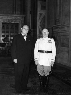 Som representant for tysk film fikk Jannings i 1941 besøke en annen beundrer i Italia, Benito Mussolini.