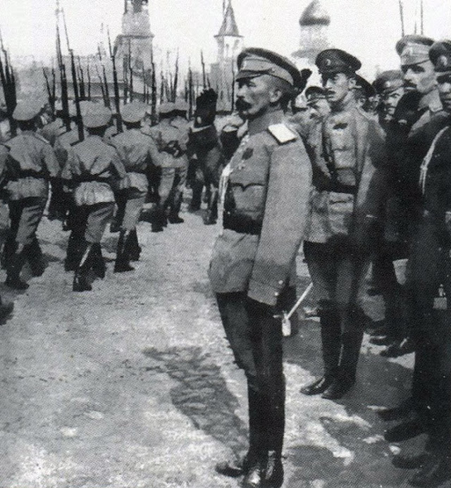 Lavr Kornilov – en av lederne for de hvite troppene i borgerkrigen.