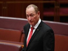 Fraser Anning er medlem av Australias senat hvor han representerer delstaten Queensland.